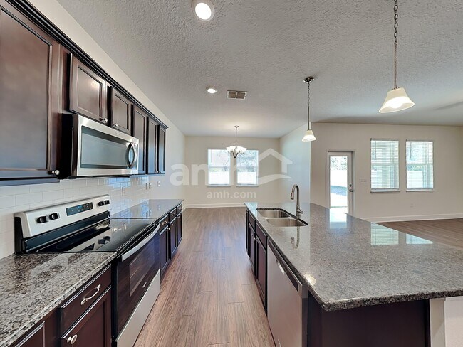 Building Photo - 4455 Reisswood Loop
