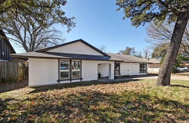 Foto del edificio - 1017 Cripple Creek Dr
