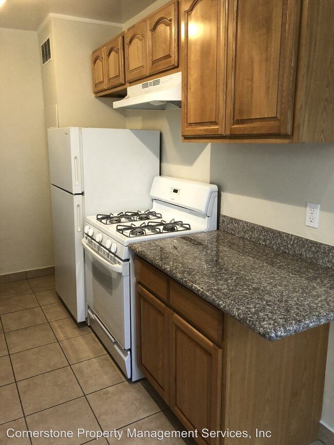 Building Photo - 2711 E St