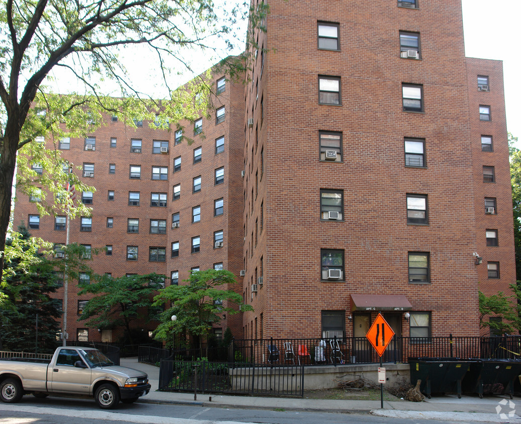 Building Photo - Margotta Court