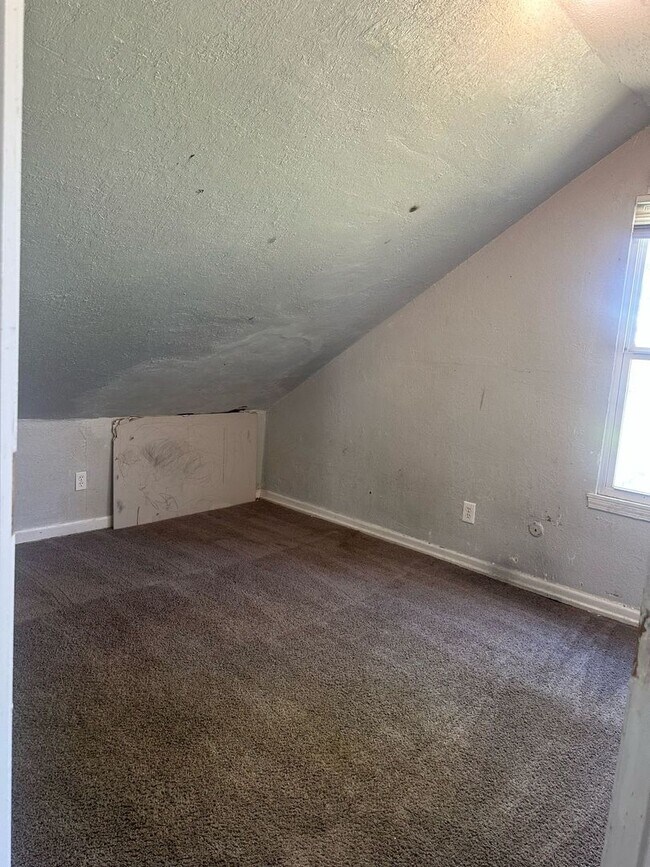 Building Photo - 1522-1522 E 50th St