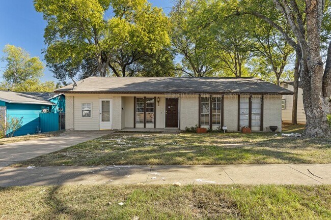 Foto del edificio - 9407 N Creek Dr