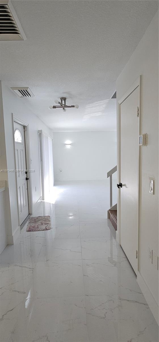 Foto del edificio - 3310 Meridian Way S