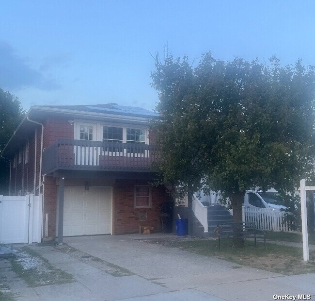 Foto del edificio - 623 E Park Ave