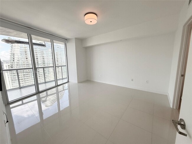 Foto del edificio - 475 Brickell Ave
