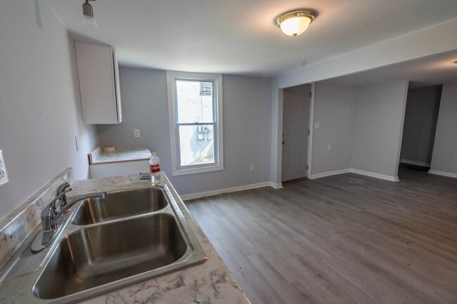 Building Photo - 1 bd for rent.