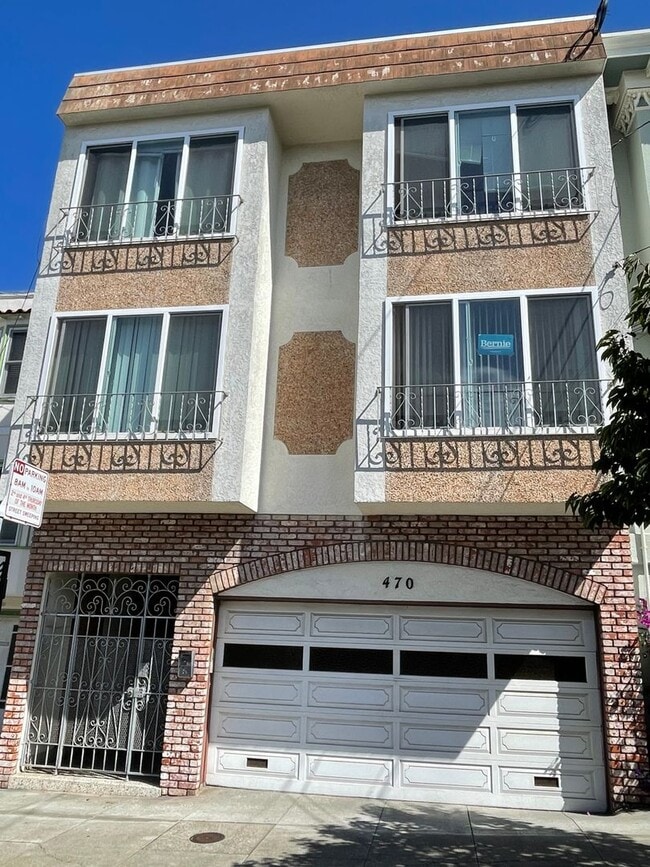 Photo - 470 - 21st Avenue Apartment