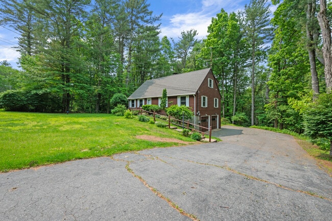 Building Photo - 108 Monson Rd