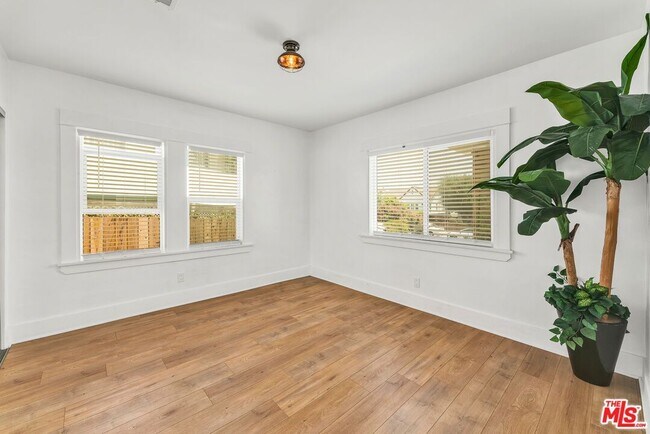 Foto del edificio - 1333 S Hudson Ave