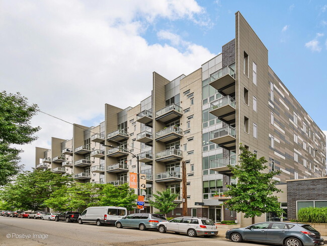 Building Photo - 1120 W Adams St