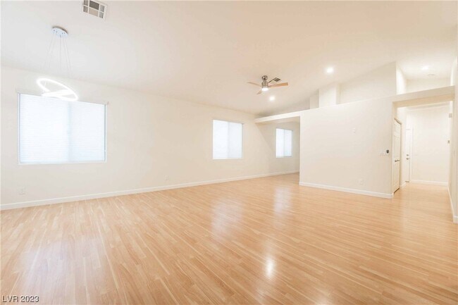 Foto del edificio - 7608 Montblanc Ct