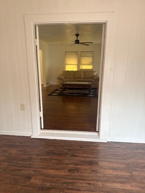 Building Photo - 4517 Hirsch Rd