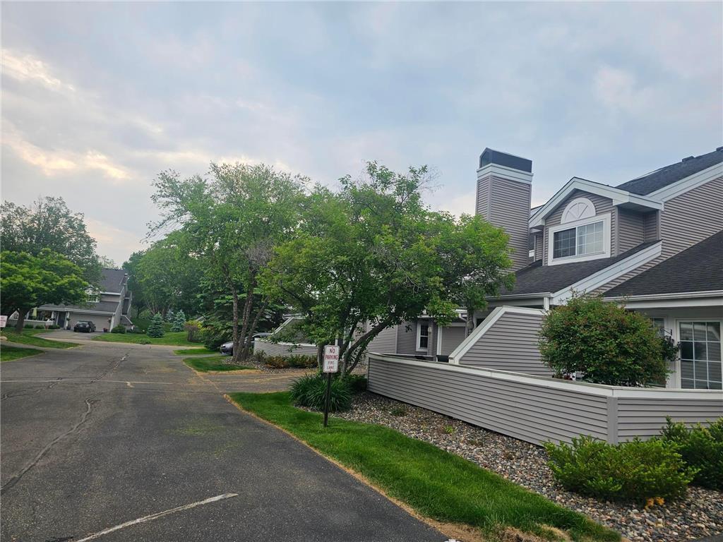 Foto principal - 2415 Upland Ln N