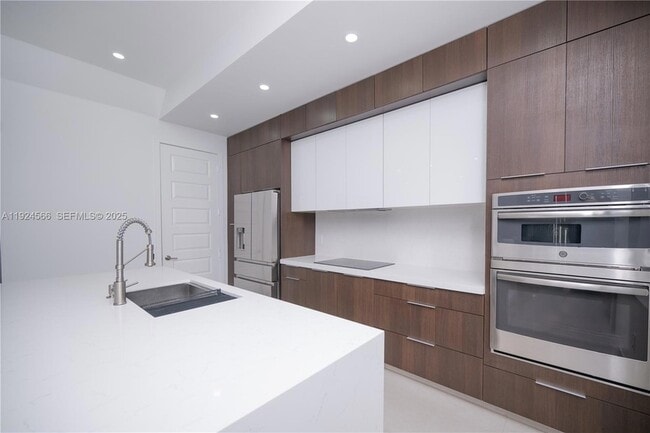 Foto del edificio - 8842 NW 161st Terrace