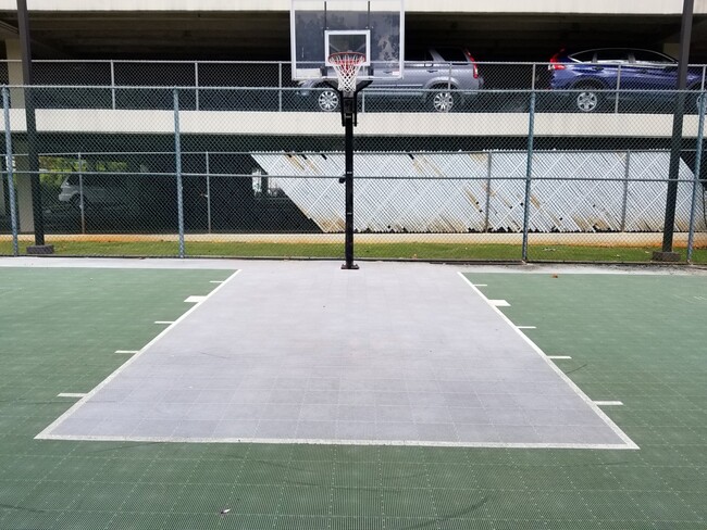 Building Photo - 2 bedroom, 2 bathroom, 2 parking @ Franklin Towers!!
