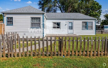 Building Photo - 1755 S Sedgwick St