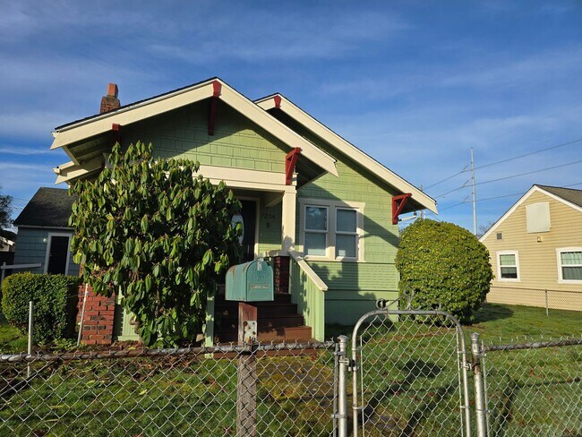 Foto del edificio - 2 Bedroom Duplex with Basement & 2-Car Garage
