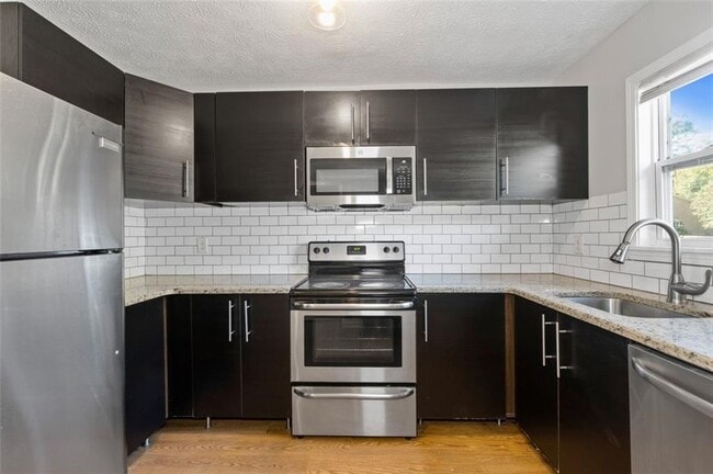 Building Photo - 1686 Wynndowne Trail