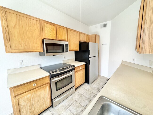 Foto del edificio - ** FAIRWAY PRESERVE ** 2 BED / 2 BATH CONDO - PET OK! - NORTH NAPLES - ANNUAL RENTAL