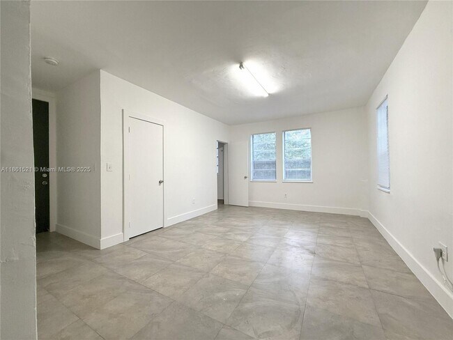 Foto del edificio - 2701 NW 1st Ave