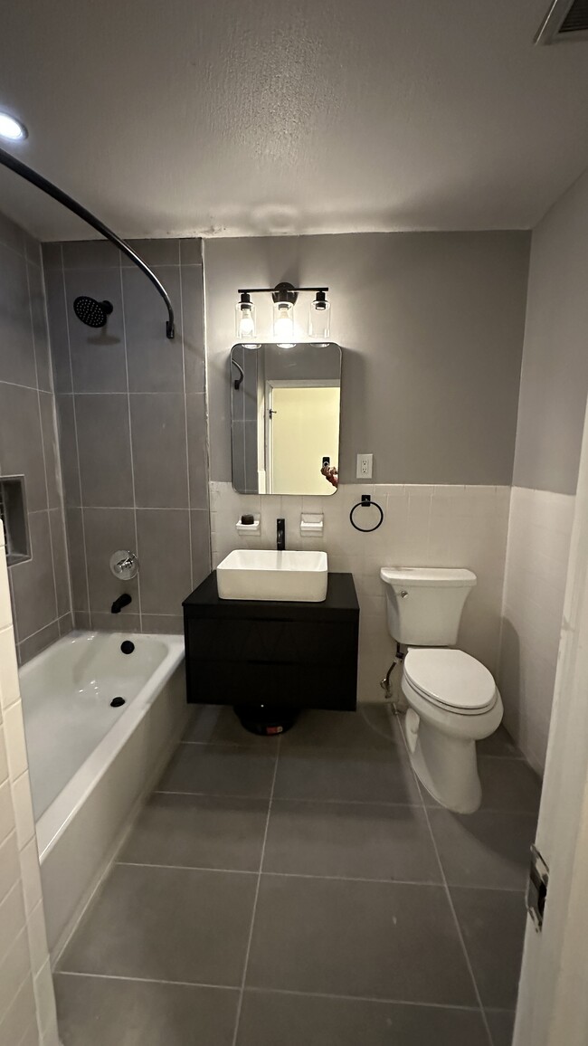 Newly renovated modern calm decor bathroom - 581 Crown St