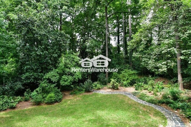 Foto del edificio - 3776 N Stratford Rd NE