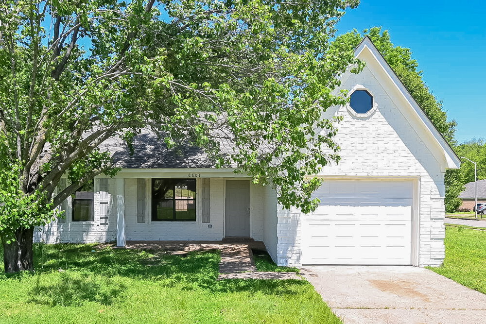 Foto principal - 6801 College Park Cove