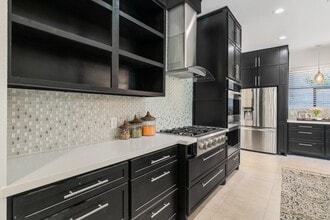 Building Photo - 5602 San Felipe St