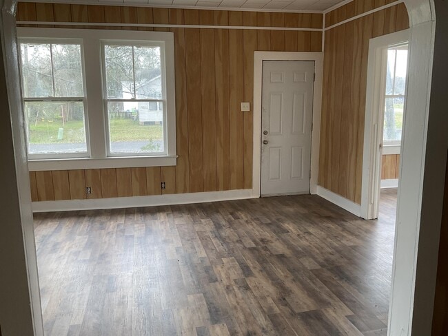 Building Photo - 4305 Byron Ave