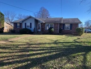 Building Photo - 3009 Sunnyview Dr