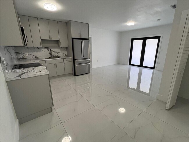 Foto del edificio - 5470 W 8th Ln