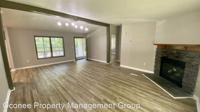 Foto del edificio - 3 br, 2 bath House - 101 Blue Branch Court