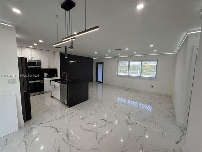 Foto del edificio - 8600 Taft St