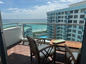 Building Photo - 5151 Collins Ave