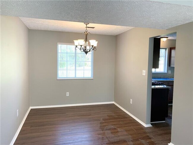 Building Photo - 1120 Worthington Hills Dr