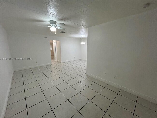 Foto del edificio - 5600 NW 15th St