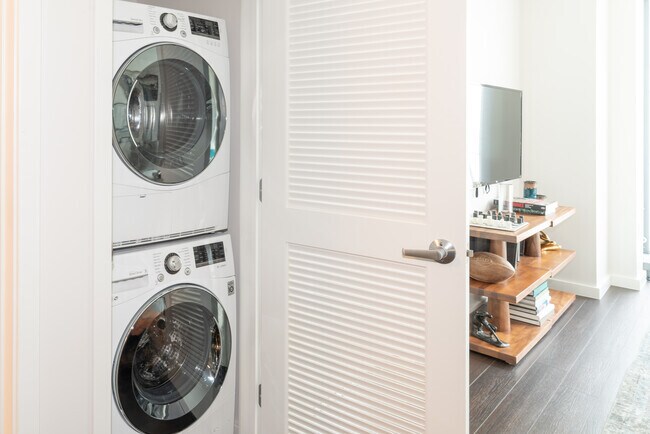 Washer and Dryer - 150 Van Ness