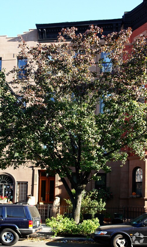 Building Photo - 747 Union St
