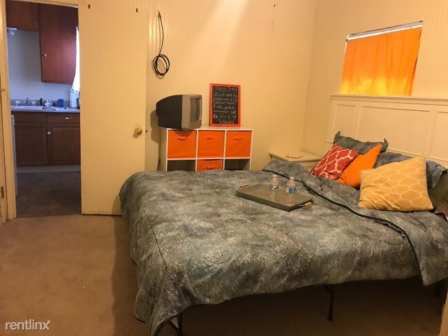 Foto del edificio - 1 br, 1 bath House - 956 S Klein Ave