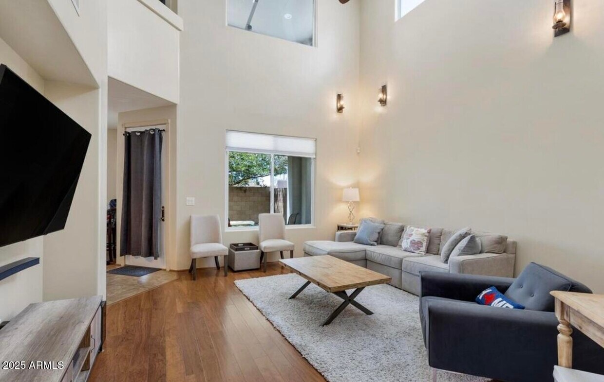 Foto principal - 675 N. Encanto Village Way