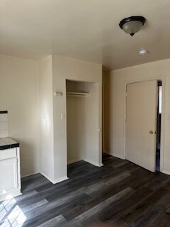 Foto del edificio - 3711 S Western Ave