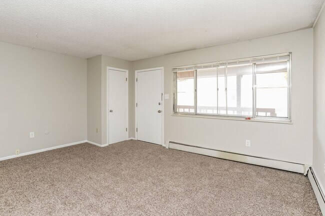 Building Photo - 64 Newport Circle