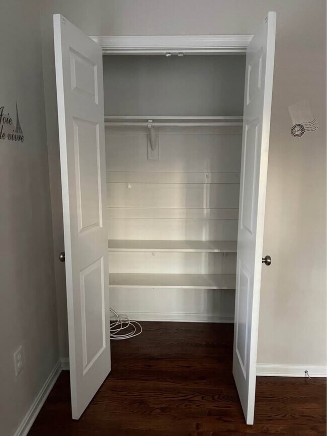 Foto del edificio - 3120 Creedon Dr