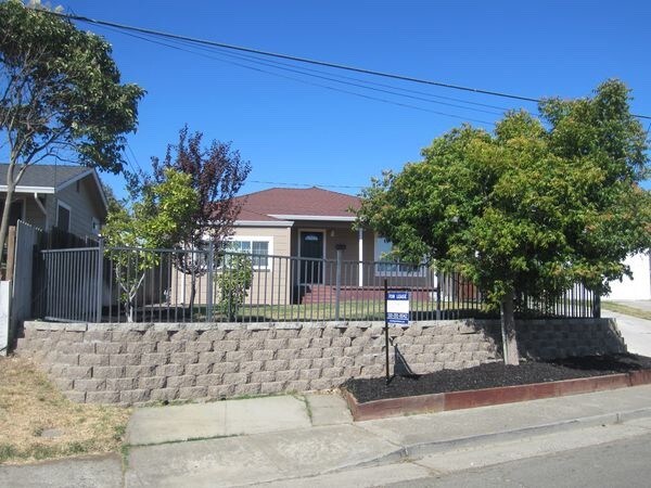 Foto principal - 58 Benicia Rd