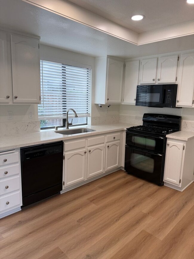 Building Photo - 230 Bridgeside Cir