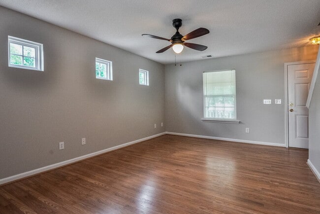 Foto del edificio - 5845 Arbaugh Ct