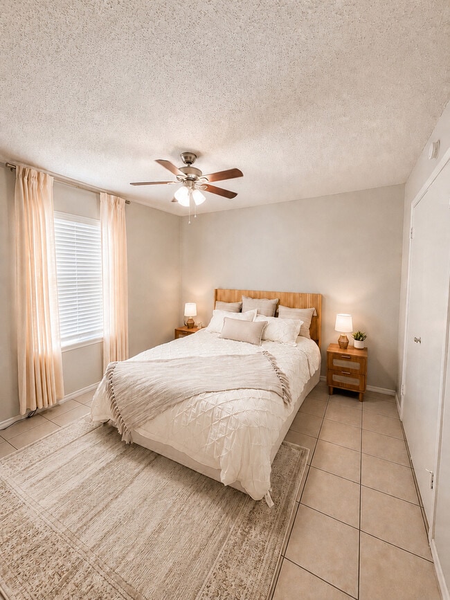Building Photo - Villas Laredo Cantera