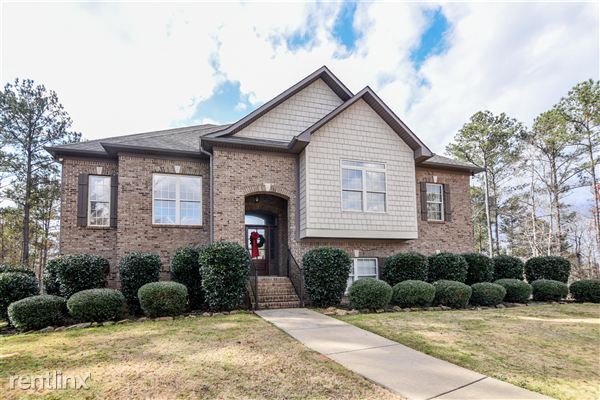 Primary Photo - 1005 Creekview Cir