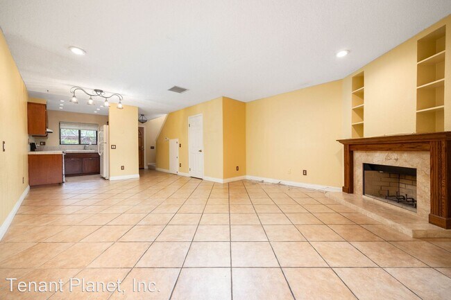 Building Photo - 2 br, 2.5 bath House - 4482 Louisiana St U...