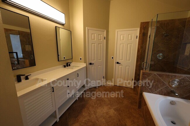 Building Photo - 14830 Bescott Dr